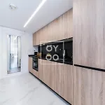 Infinity Blue Groundfloor Apt, Beachfront, Heated Pool - By Oyoostays