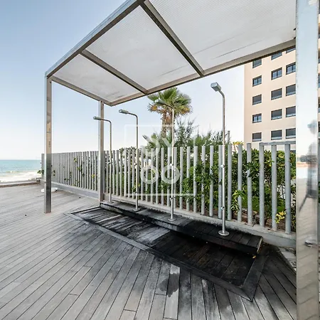 דירה Infinity Blue Groundfloor Apt, Beachfront, Heated Pool - By Oyoostays טורבייחה