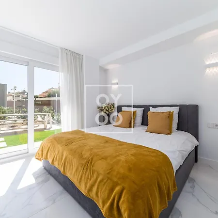 Апартаменты Infinity Blue Luxury Flat By Oyoostays Торевьиа