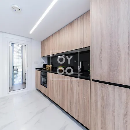 Infinity Blue Luxury Flat By Oyoostays