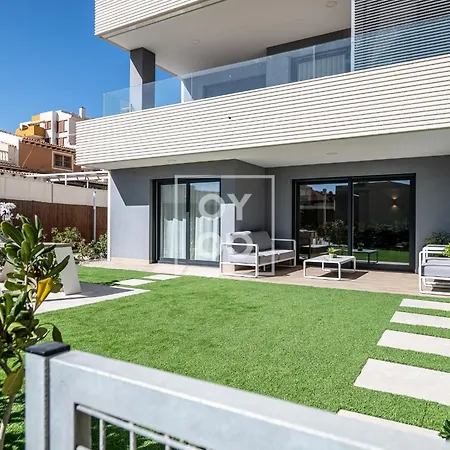 Lägenhet Infinity Blue Groundfloor Apt, Beachfront, Heated Pool - By Oyoostays