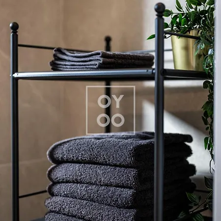 Infinity Blue Luxury Flat By Oyoostays