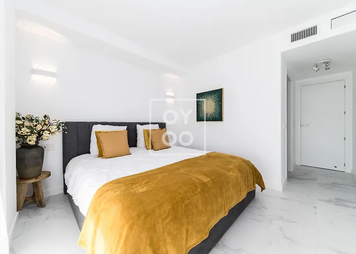 Appartement Infinity Blue Groundfloor Apt, Beachfront, Heated Pool - By Oyoostays *