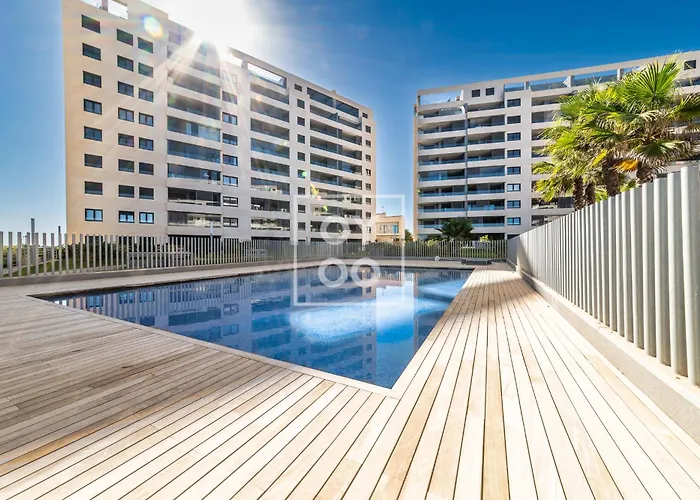 Appartement Infinity Blue Groundfloor Apt, Beachfront, Heated Pool - By Oyoostays