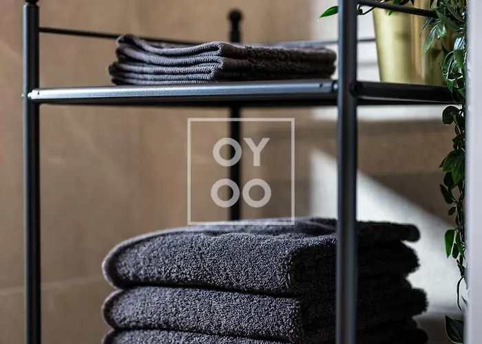 Infinity Blue Groundfloor Apt, Beachfront, Heated Pool - By Oyoostays