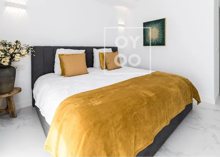 Apartment Infinity Blue Groundfloor Apt, Beachfront, Heated Pool - By Oyoostays Torrevieja